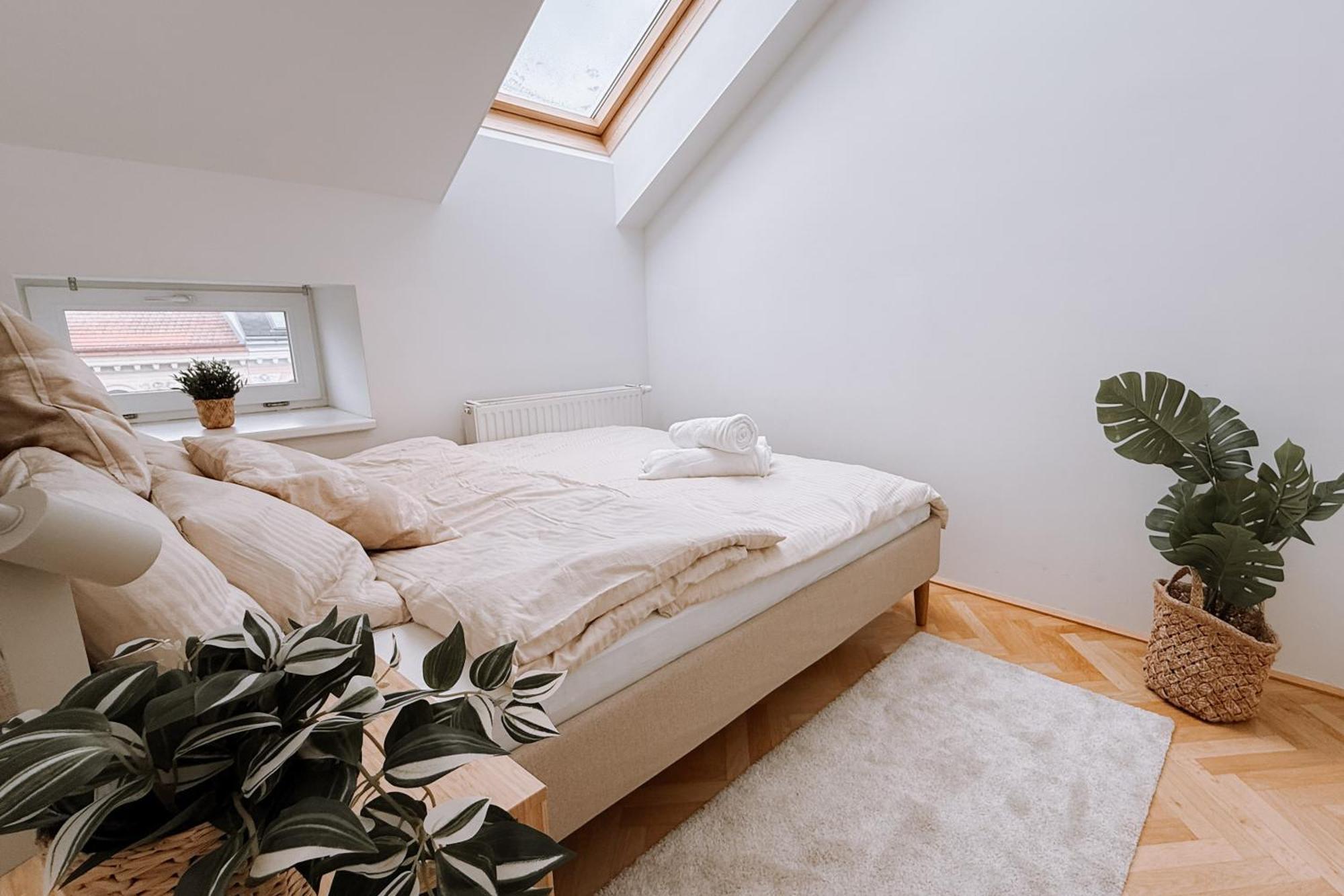 90Qm, 3 Bedrooms, Near Schoenbrunn, Balcony - Axara Housing Wina Bagian luar foto
